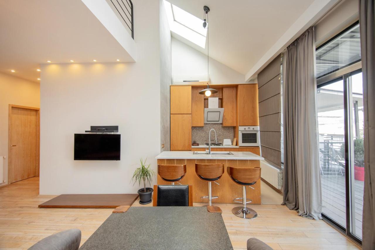 Luxury 4 Bedroom Apartment #1 In The City Center Of Tbilisi Exterior photo
